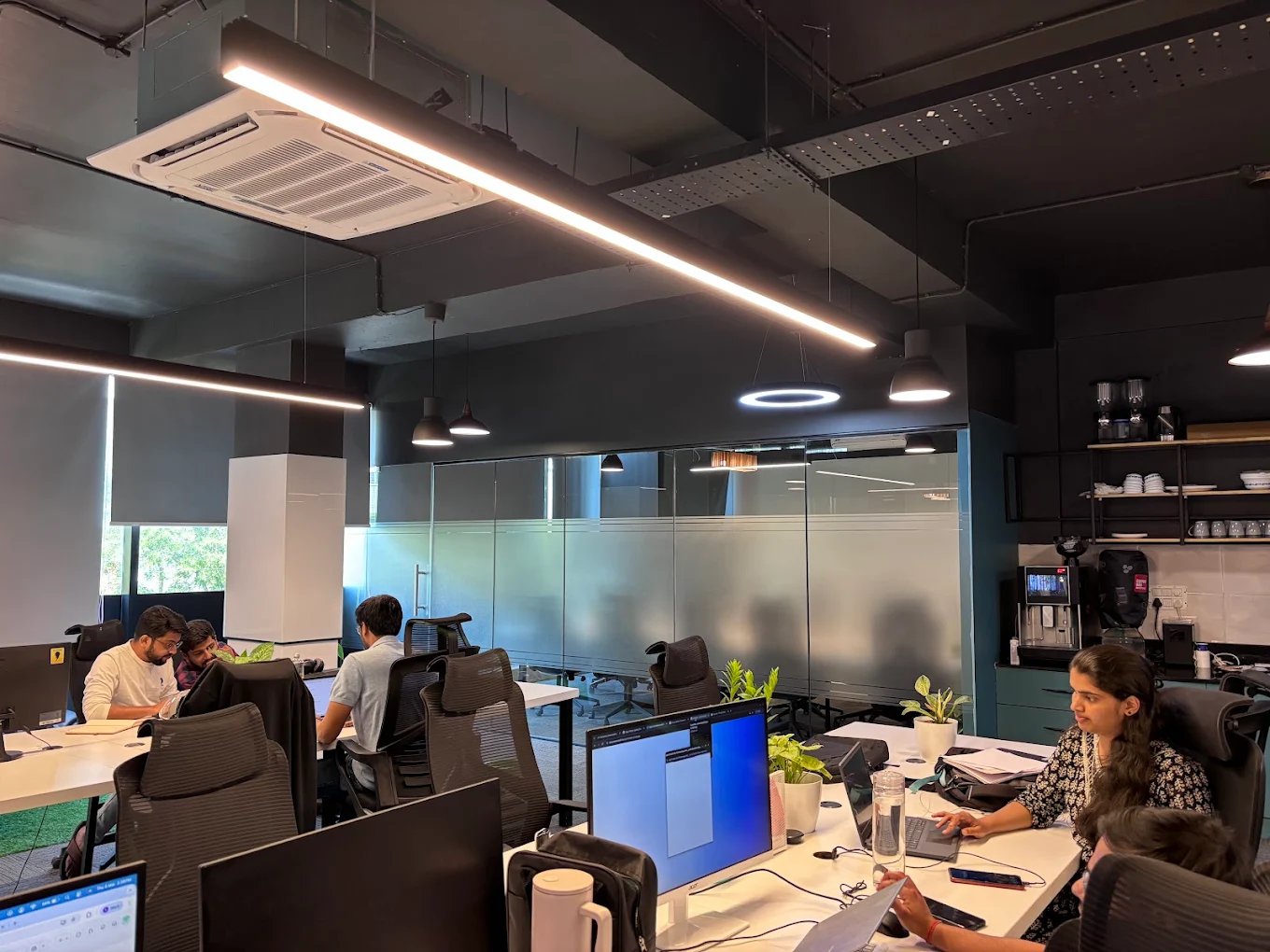 The Neverinstall engineering floor with the team at their desks